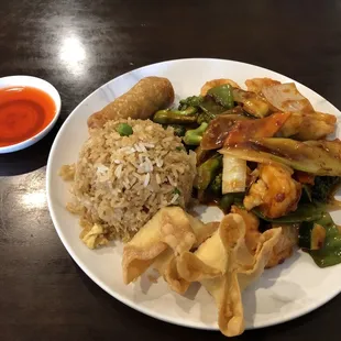 Szechuan shrimp lunch special.