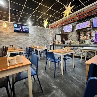 ws the interior of a restaurant