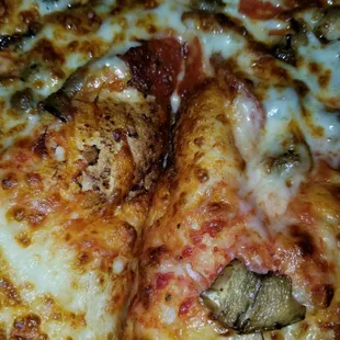 Was today an off day for them? 1- order was wrong even when the order was repeated. 2- lack of cheese. 3- pizza didn't taste good.