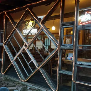 the outside of the restaurant