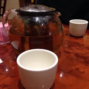 Teapots matter to me (though my group just kept reading the menu lol iSilly) and today's hot tea was jasmine