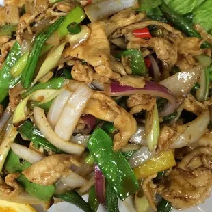 hmmmm...lemon grass chicken, delicious :D