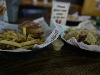 Scalpers Bar & Grille