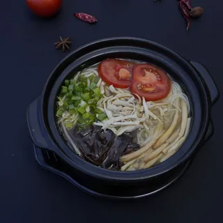 9. Chicken Rice Noodles