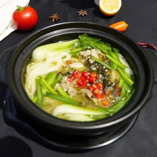 11. Pickled Mustard Pork Rice Noodles in Clay Pot