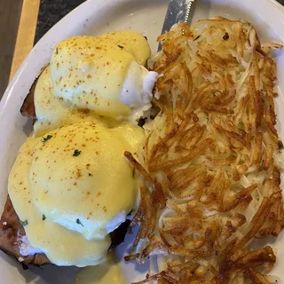 Eggs Benedict with Choice of Meat
