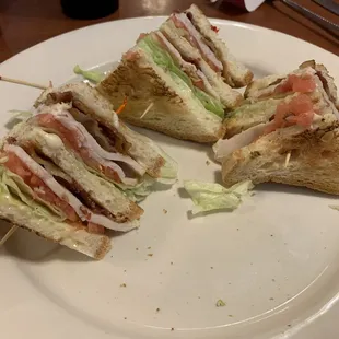 Look at how NORMAL this Turkey BLT is. Not some sad gf version. A real, legit sandwich.