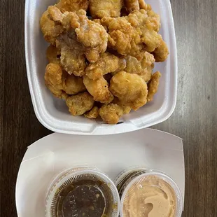 Small chicken order with sauce on the side