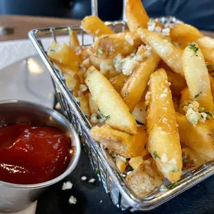 Happy hour garlic fries