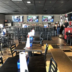 Dining Area and Bar