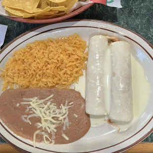 Dos enchiladas chicken