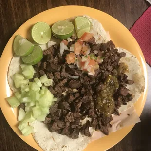Taco plate with toppings