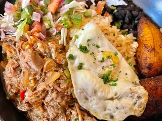 Marnas Eatery and Lounge