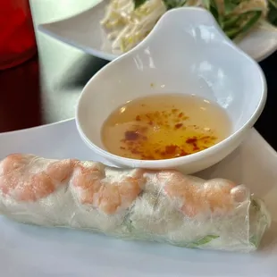 Pork and shrimp spring roll