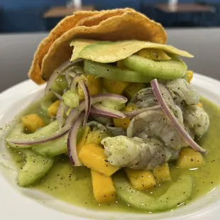 Tostada aguachile con mango