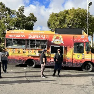 Mr. Shawarma&apos;s new truck in Pacific Beach