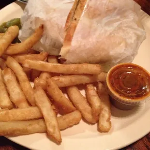 Torta de Ternera (my bad if I didn't spelled it correctly, I don't have the menu with me) really good Mexican burger.