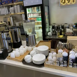 Self-service station