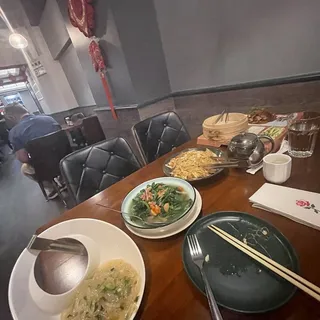 Shredded Jellyfish with Scallion Oil