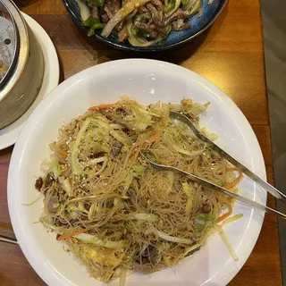 Chives Roast Pork Fried Rice Noodle