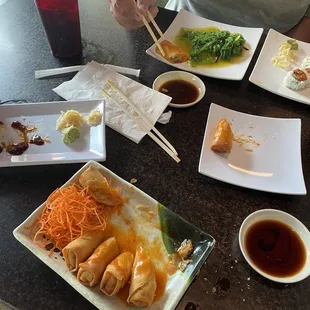 Spring rolls and seaweed salad