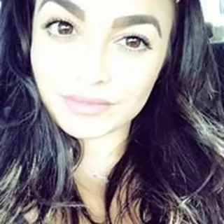 Isabelle B.