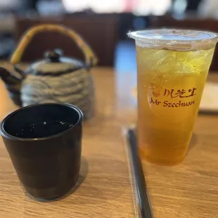 Ice green tea with little sugar! Yummy