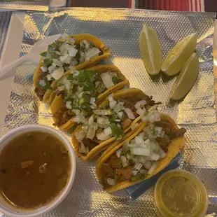 4 mini tacos al pastor