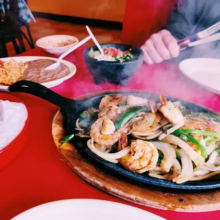 Shrimp fajitas for one