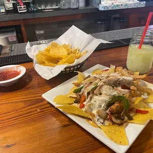 Legendary Chicken Fajita Nachos !