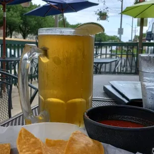 32 oz beer chips and salsa