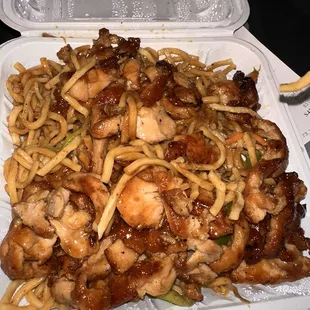 Chicken Lo Mein