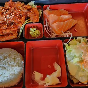 Spicy Pork and Salmon Sashimi Bento (IG@hangoutwithamy)