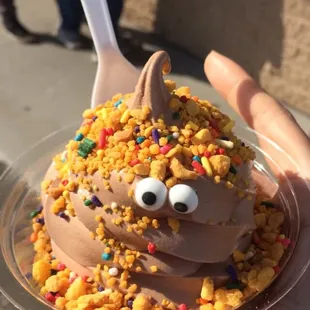 Small chocolate dish with some crunch :)