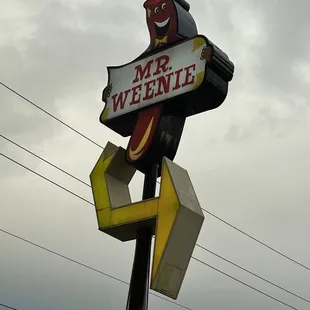 a sign for a fast food restaurant