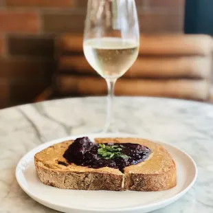 Lunch!! Almond butter with peach compote toast, Prosecco on tap.