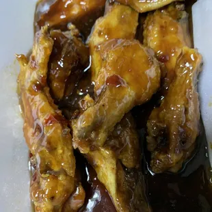 Chilling glazed wings