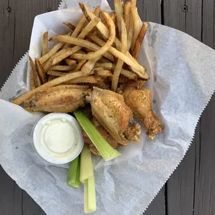 6ct Lemon pepper wings + hand-cut fries