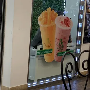 Mango smoothie ad