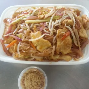 chicken pad thai..they shrimp pork beef house special too.