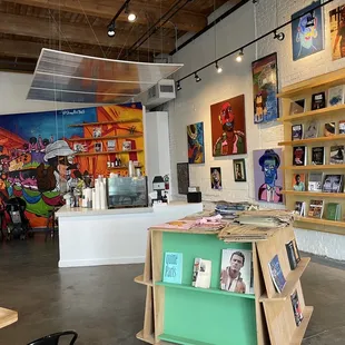 Relaxing art gallery and books