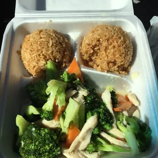 It looked really good but was not good...some pieces of the veggies were cold...I won&apos;t be eating here again!