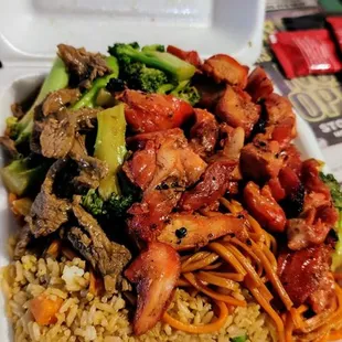 $9.99 combo, also included was another side in a separate container.