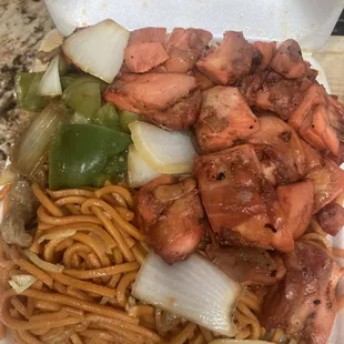 chow mein with bbq chicken &amp; pepper steak