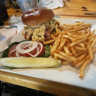 Mac N Cheese Burger
