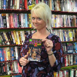 $ELLING: DVDs, VHS &amp; LaserDisc ... Since 2009