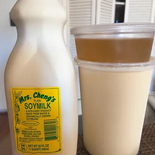 Unsweetened soy milk and tofu pudding with ginger syrup