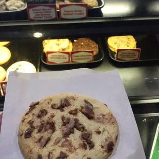 Toffee cookie (yum!)