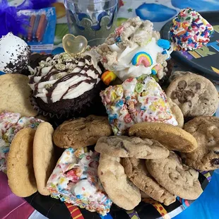 a plate of cookies and ice cream
