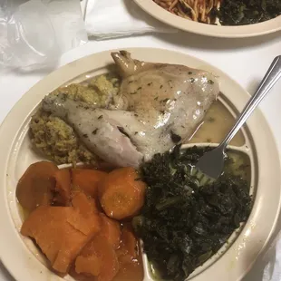 i loveeee this place. I come here often. been knowing them for years. a great soul food place. my favorite is the cornbread and the greens!